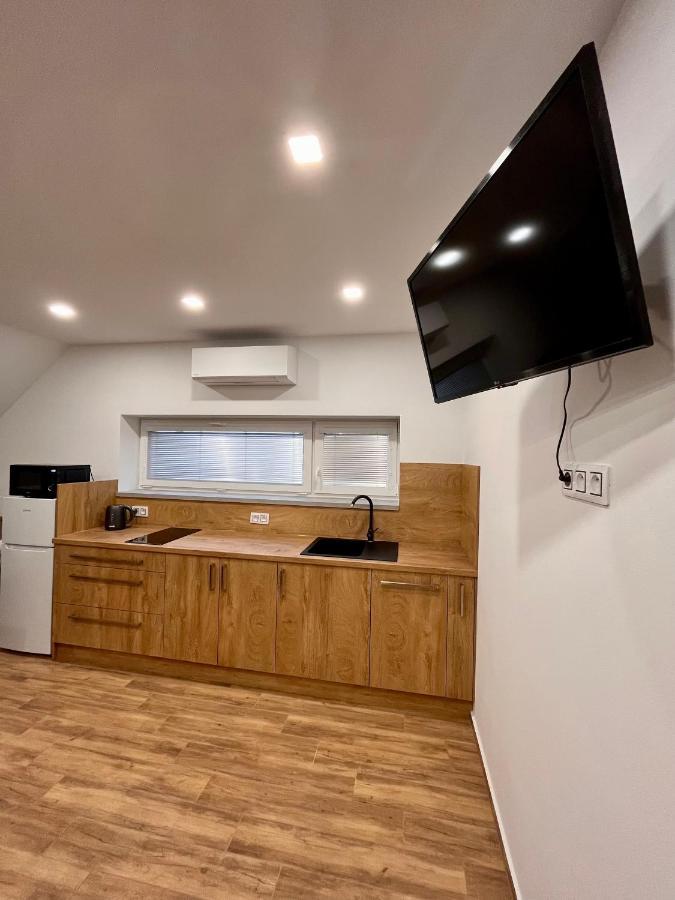 U Srubu Apartment Moravany  ภายนอก รูปภาพ